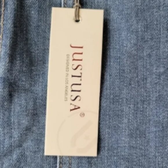 Just USA NWT Medium denim cargo pocket raw hem high rise shorts 28 - Picture 2 of 6